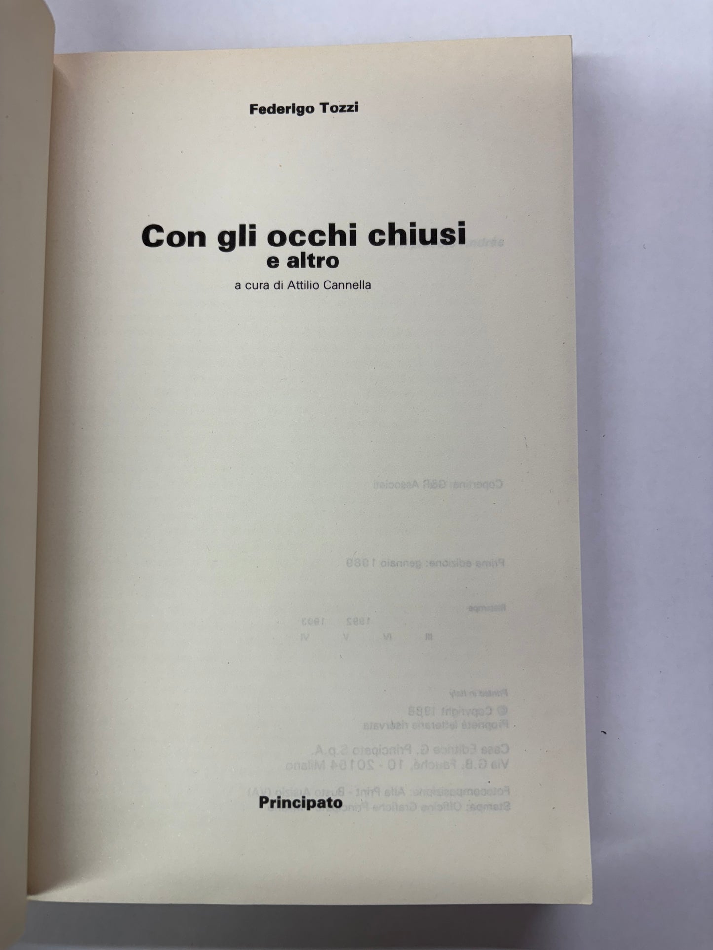 Con gli occhi chiusi