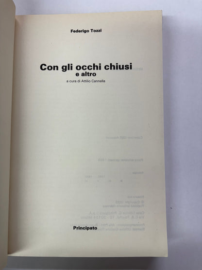 Con gli occhi chiusi